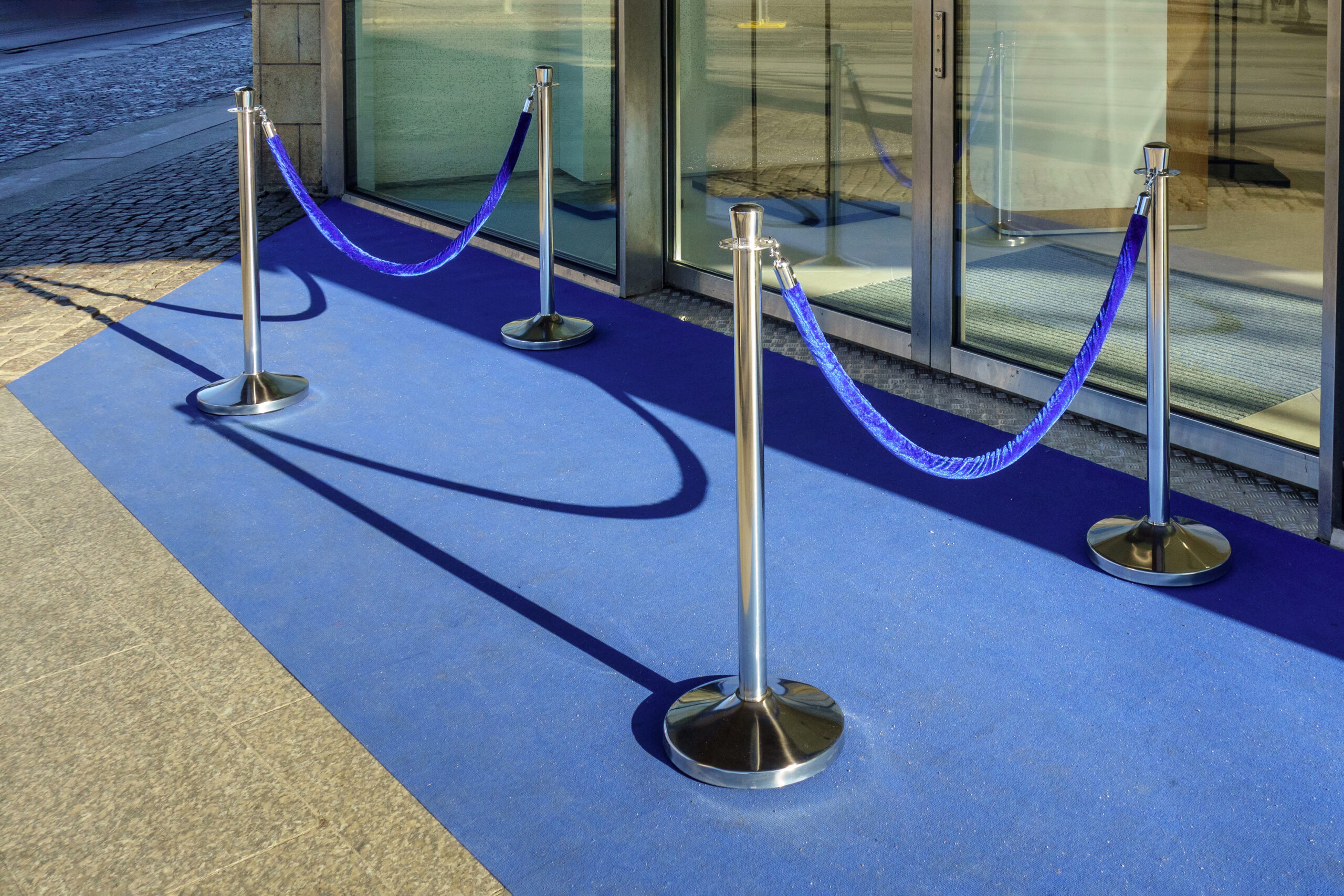 edtech-insight-–-tesla-shares-close-down-12%-after-automaker-warns-of-slowdown