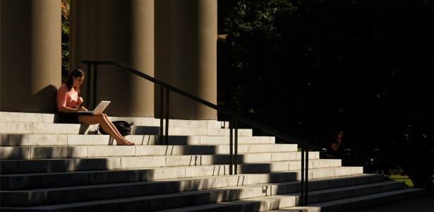 How MOOCs Empower Lifelong Learning: Benefits, Impact, and Future Trends
