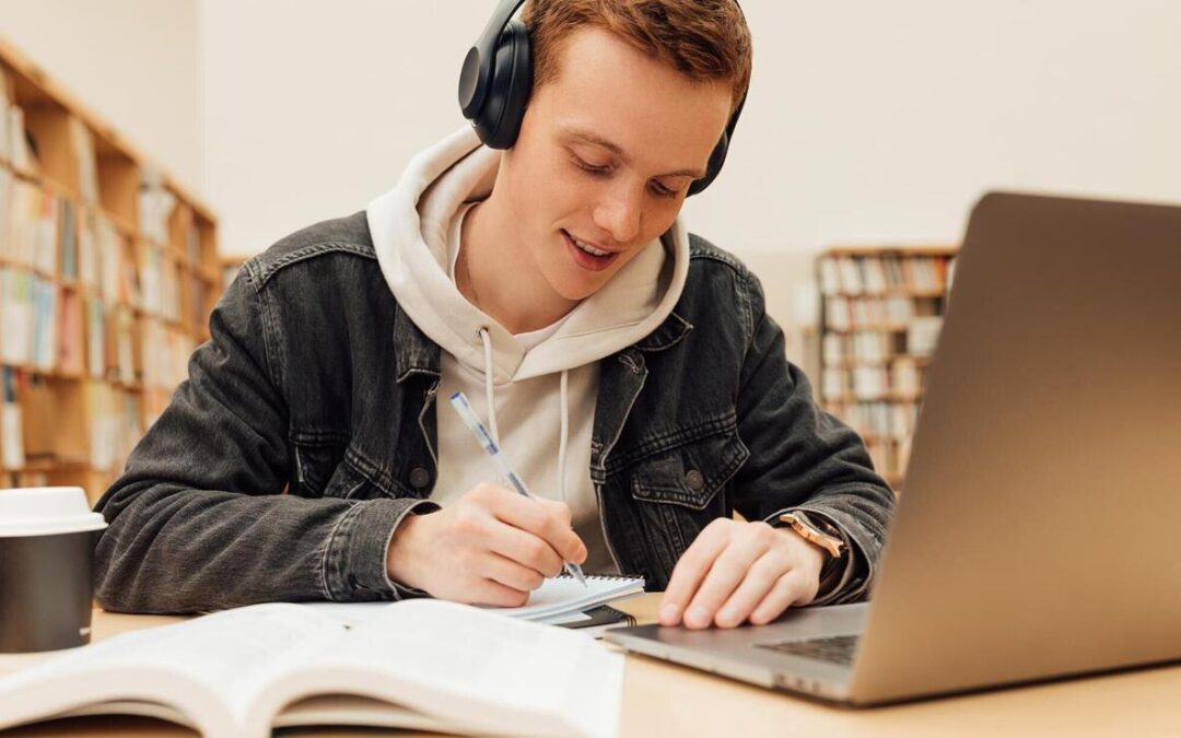 Microlearning: How Bite-Sized Training Meets the Needs of Today’s Modern Learner