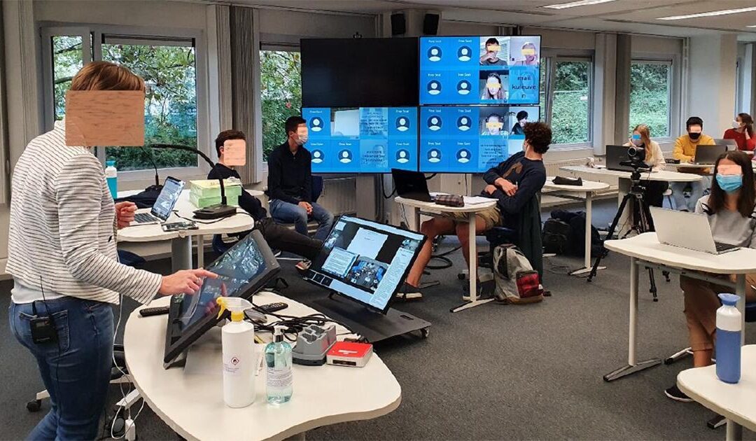 Designing Flexible Hybrid Classrooms: Strategies for Adaptive Learning Environments