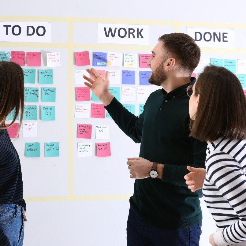 Top Skills and Responsibilities of an Agile Project Manager: Essential Guide for 2024