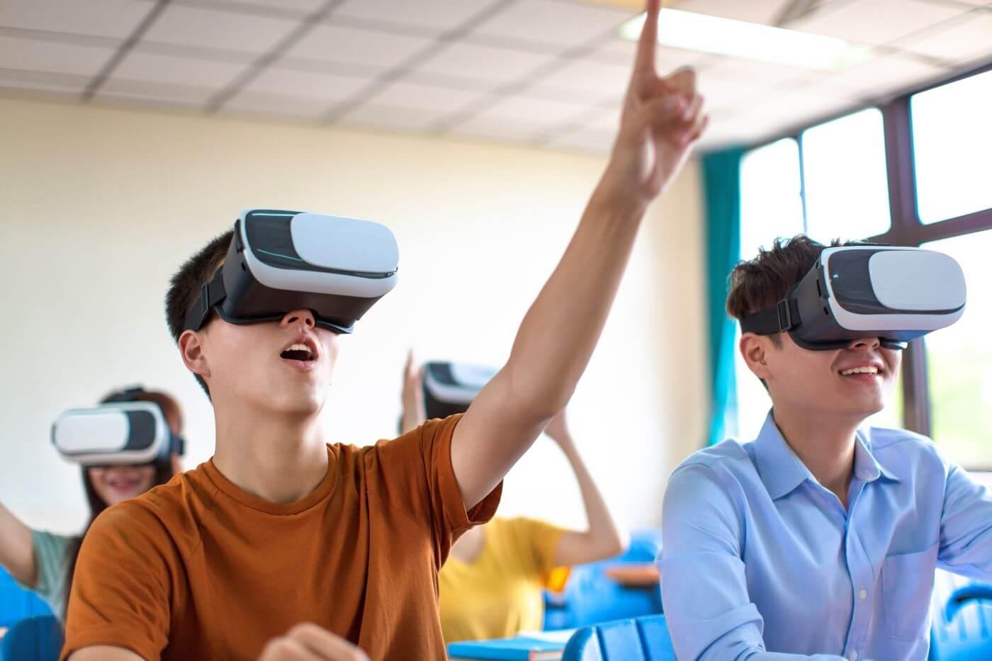 5 Real-World Case Studies of Successful VR/AR Implementations in Schools