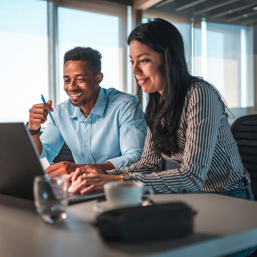 How Microlearning Drives Professional Development: Key Benefits and Strategies