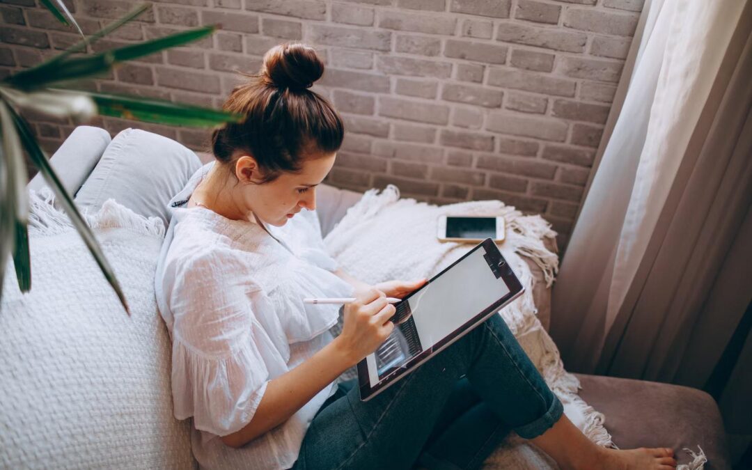 Multimedia Designer Education: Essential Degrees, Skills, and Pathways to Success