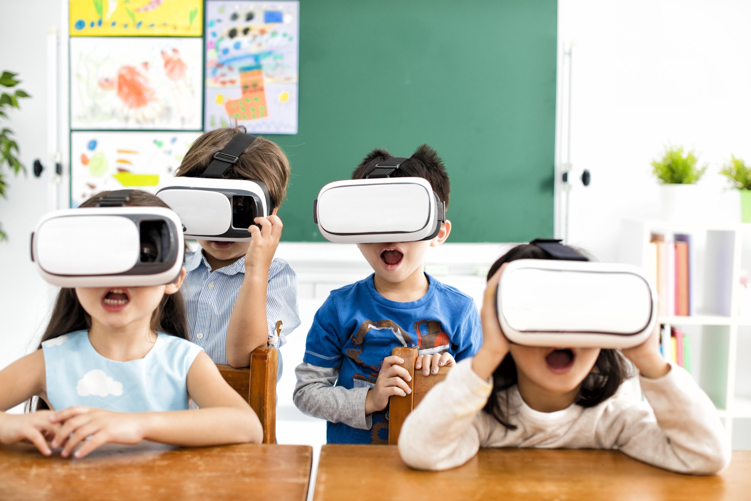 Virtual Field Trips: How Classroom Technology Broadens Student Horizons