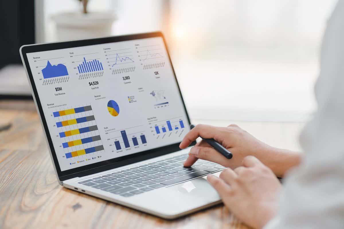Top Skills and Responsibilities of a Successful Product Analyst