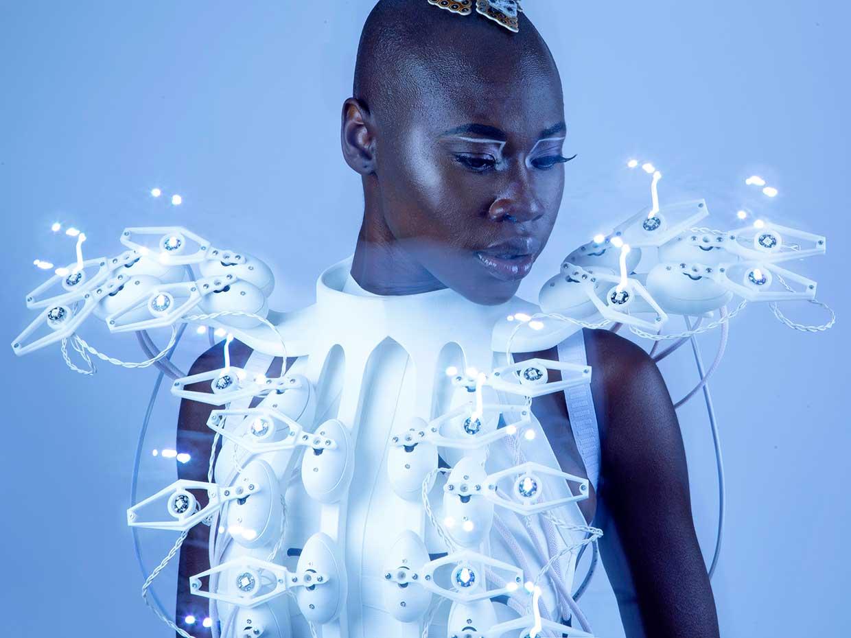 Harnessing Wearable Technologies: Transforming Education for a Digital Future