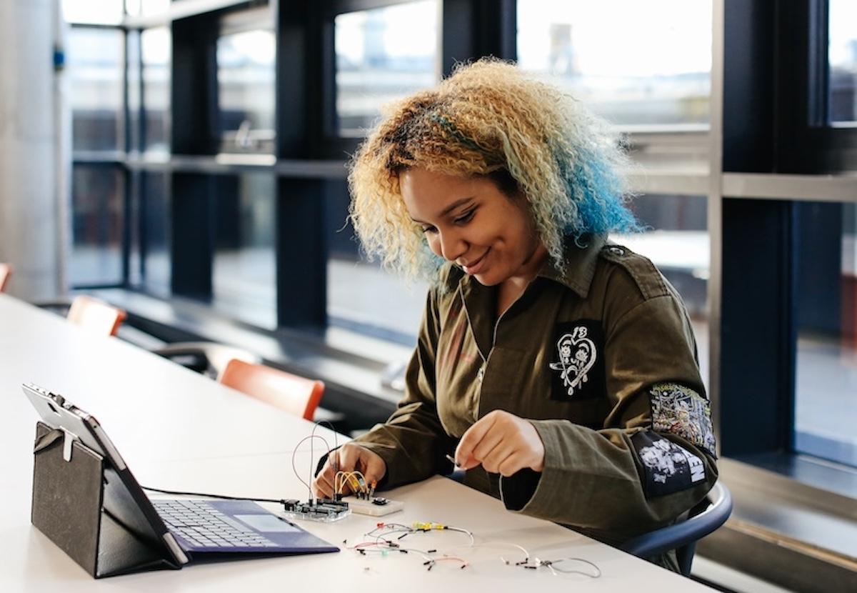 Technical Support Specialist Careers in Education Software: Role, Skills & Growth Opportunities