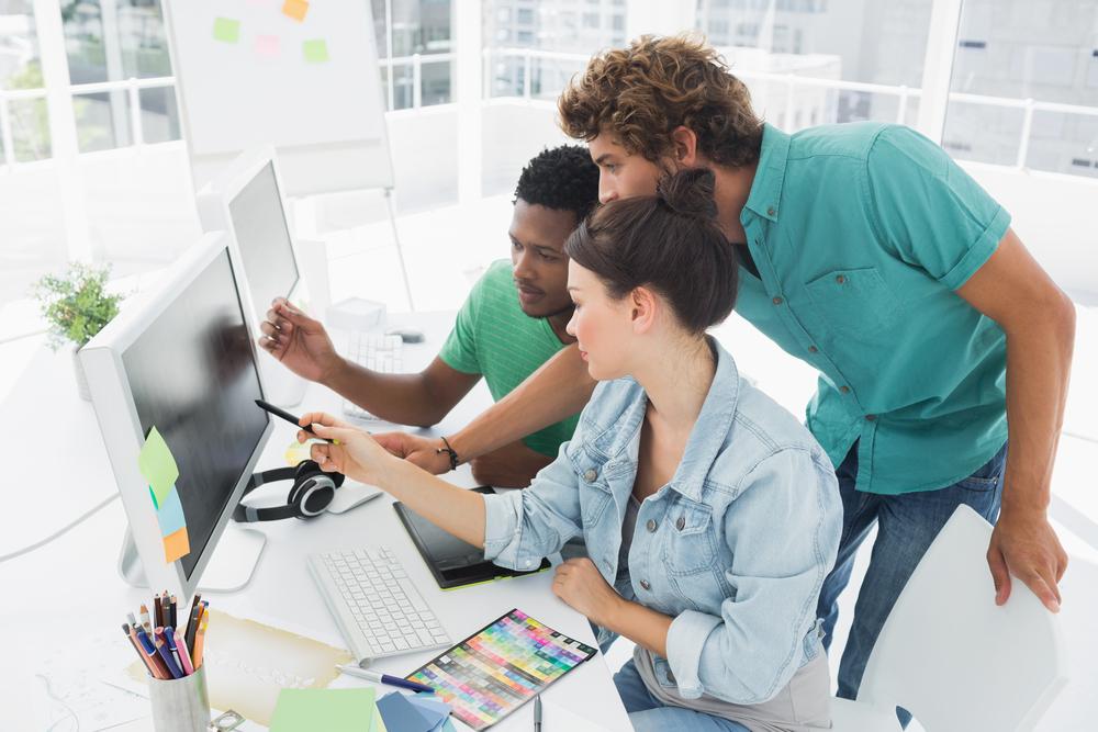 Top Skills and Roles of a Visual Designer in E-Learning: Boost Engagement & Learning Outcomes