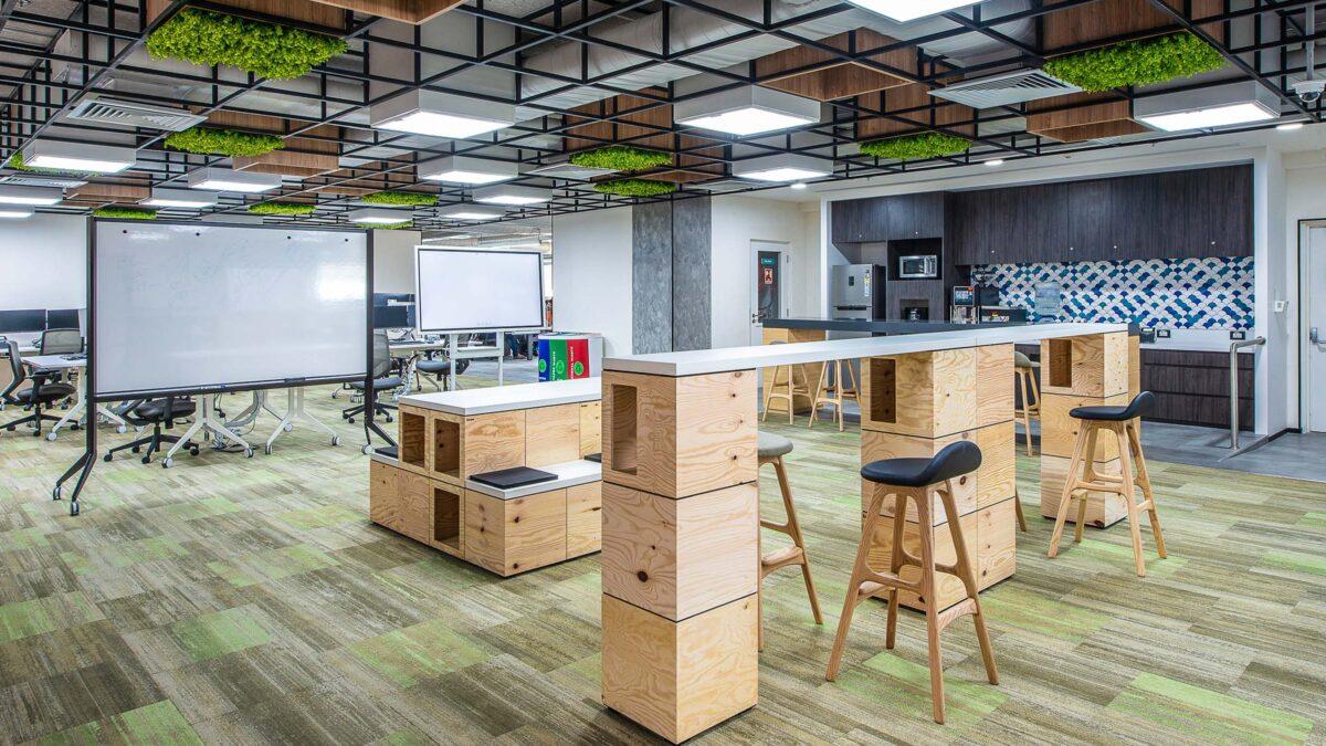 Designing Flexible Hybrid Classrooms: Strategies for Adaptable Learning Environments