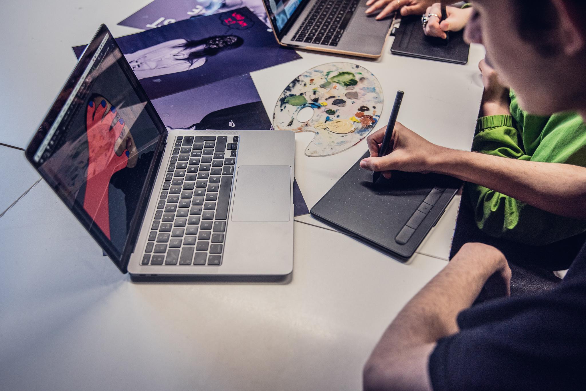 how-graphic-designers-enhance-educational-content-strategies-for-impactful-learning-materials.jpg <strong>How Graphic Designers Enhance Educational Content: Strategies for Impactful Learning Materials</strong>